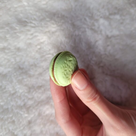 Brand New Boxed Set of 5 Rainbow Macaron-Shaped Erasers - Picture 4 of 6